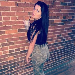 Meet your Posher, Gayla